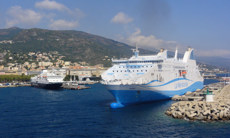 Jak rezerwować prom