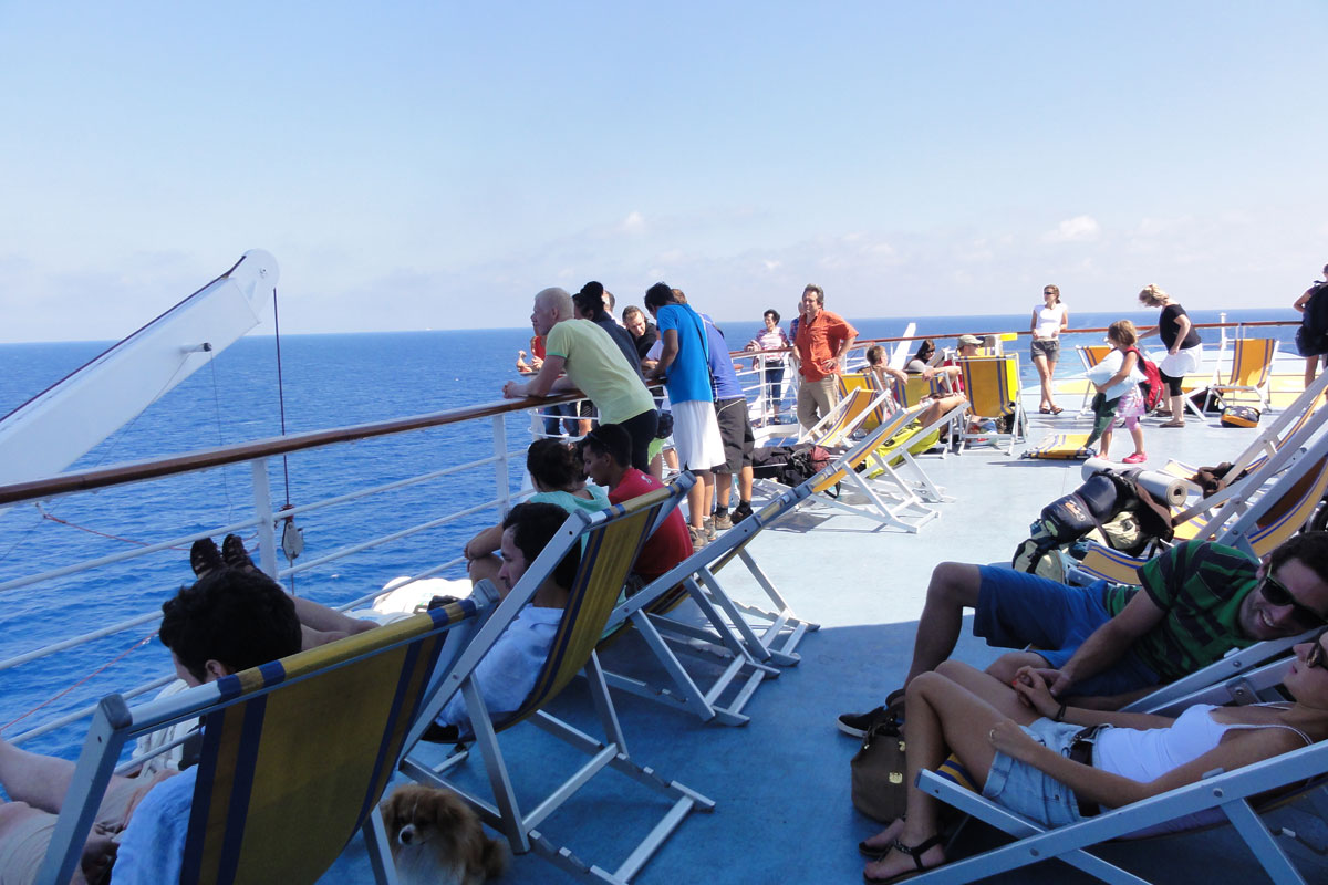 Pokład promu na Korsykę