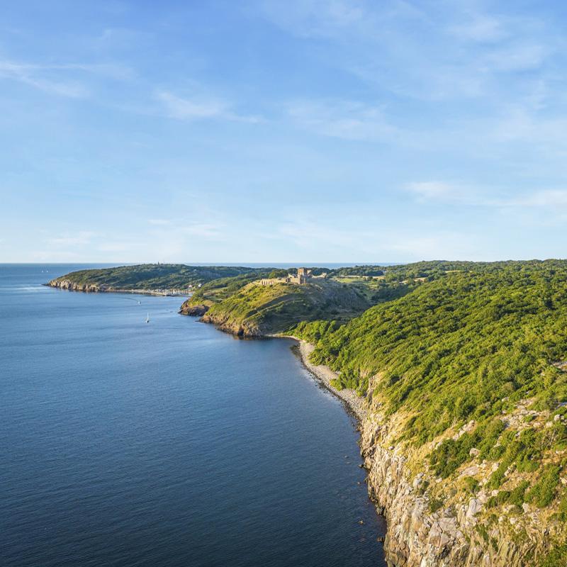 Widok na ruiny zamku Hammershus